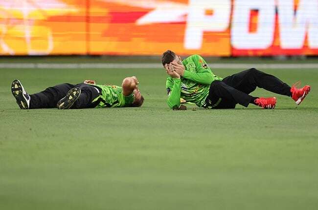 WATCH | Sydney Thunder duo conscious after Big Bash horror collision