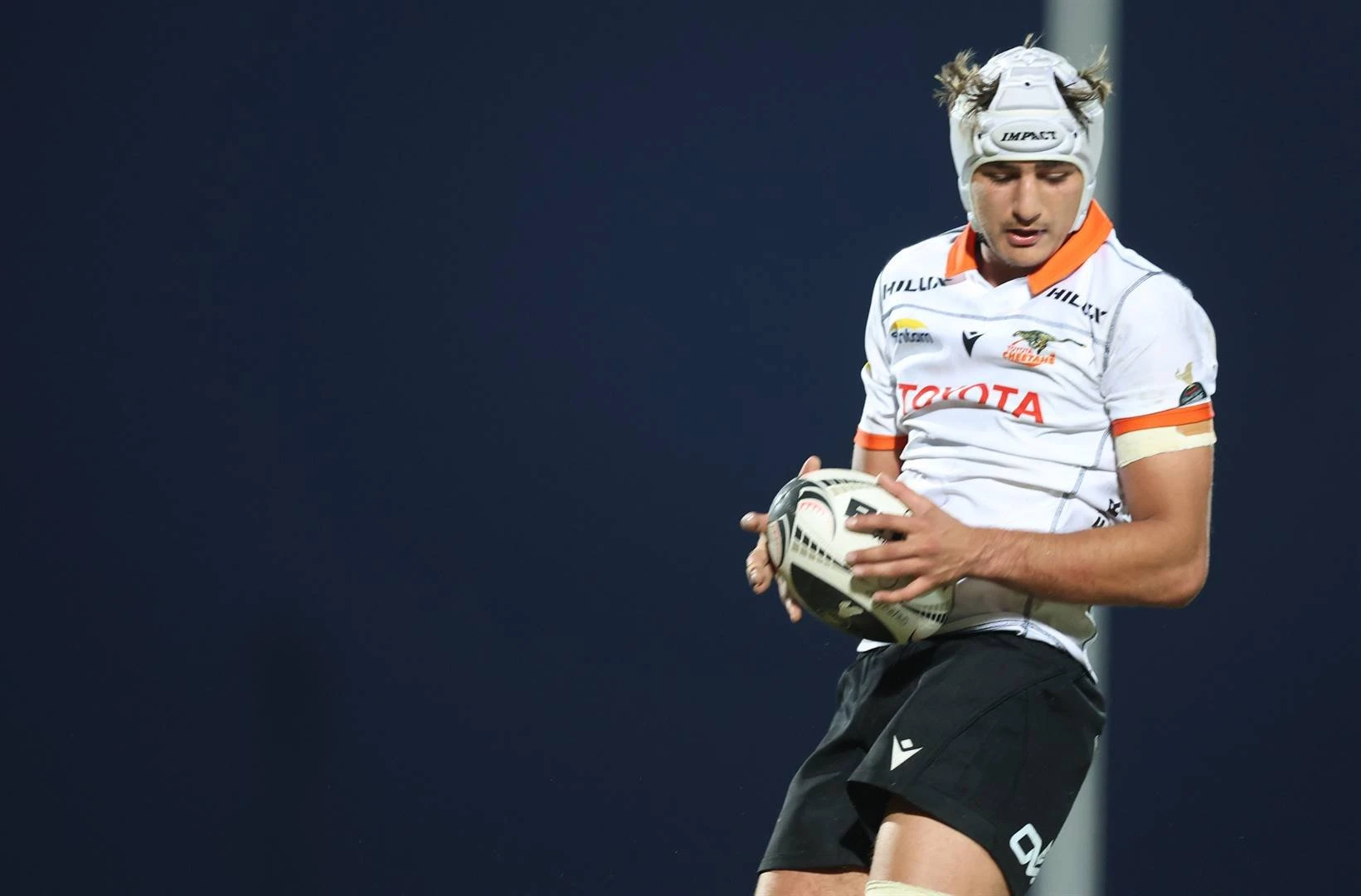Jong Juan maak plek vir rugby tussen klasdraf
