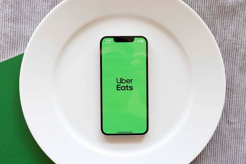 R20 000 whisky, midnight feasts, fried chicken and pap: Inside SA's Uber Eats splurges