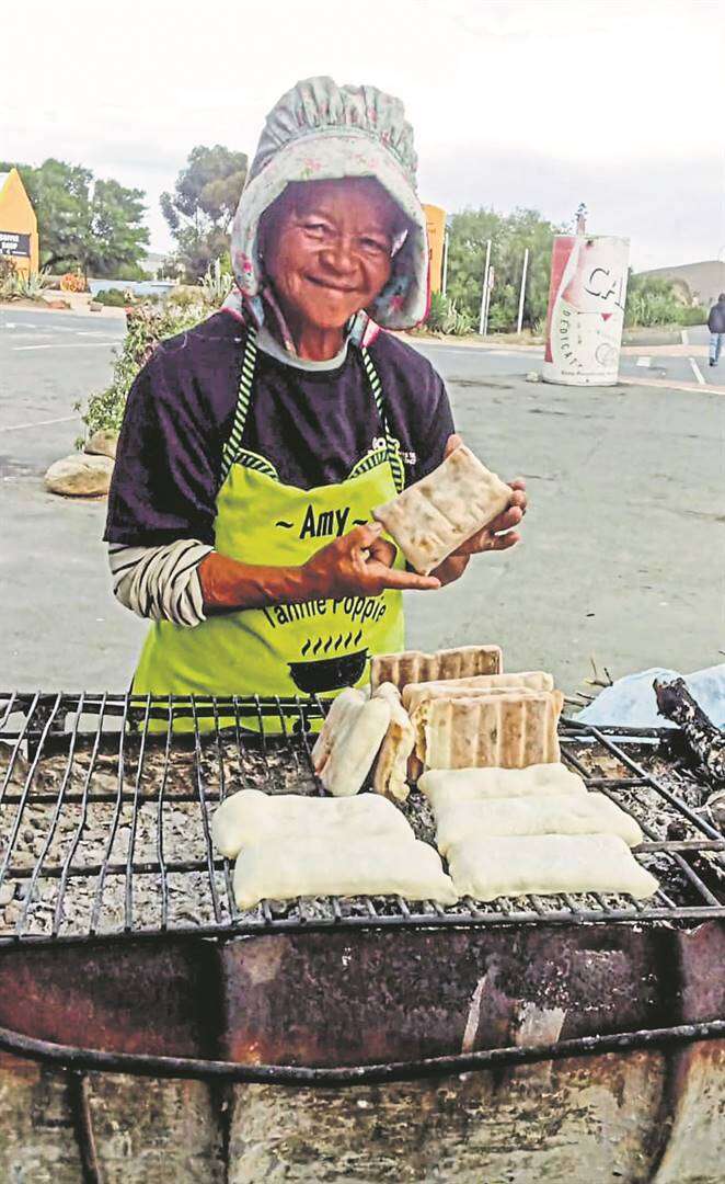 Ta’ Poppie, Laignsburg se roosterkoek-koningin, is nou platsak