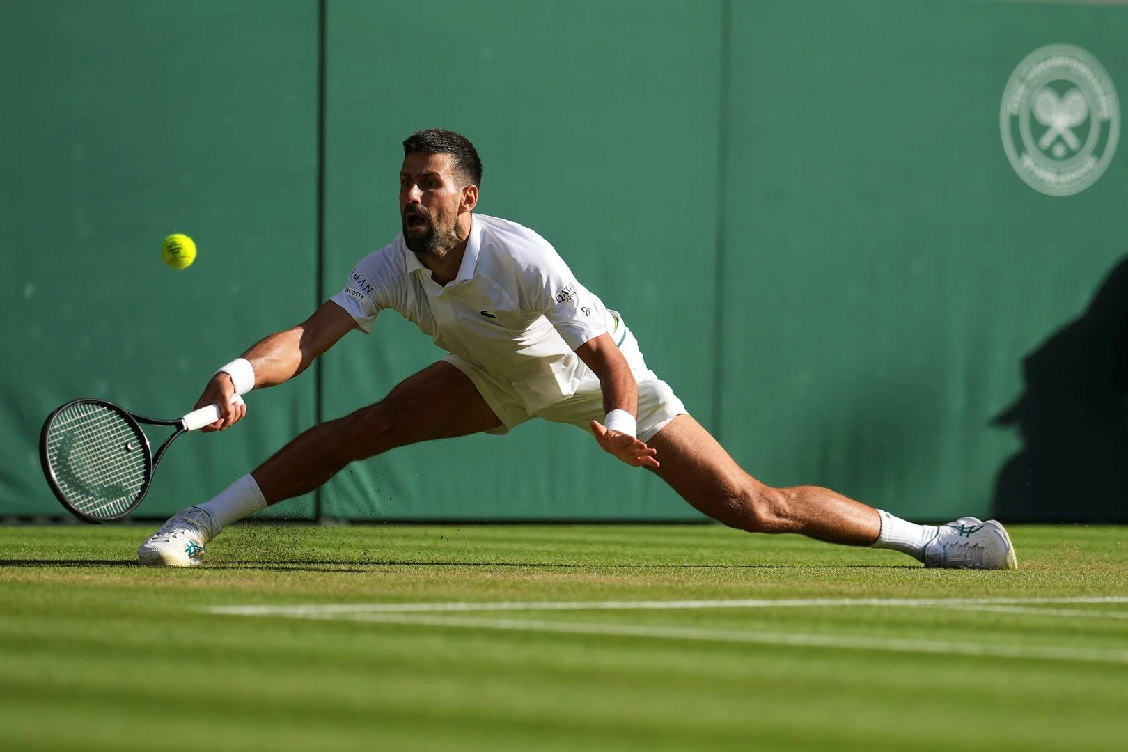 Djoko verloor stel, maar is 14de keer in Wimbledon-halfeind