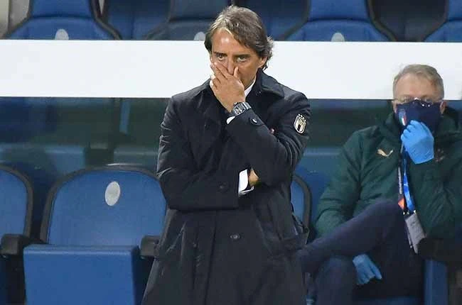 Italy keep nerve to see off Austria and reach Euro 2020 quarter-finals