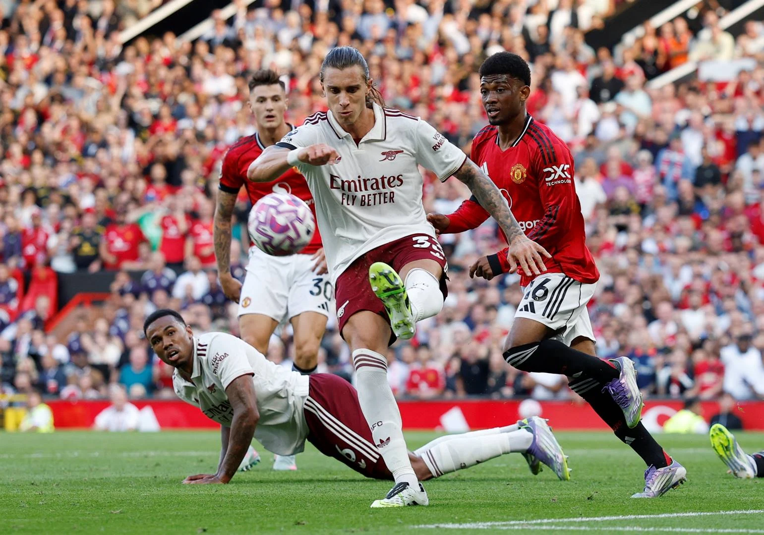 Gunners se keerwerk gee deurslag teen Man United op Old Trafford