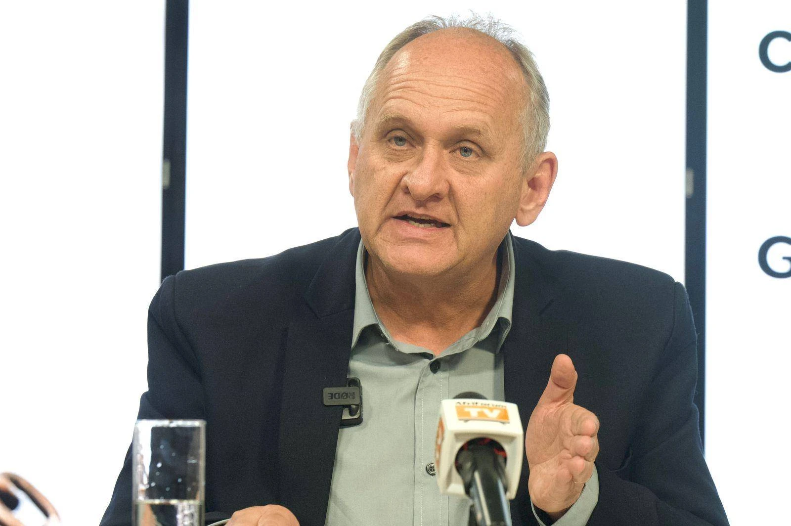 Nasionale dialoog: ‘Mense wil praat, maar nie met u’ – Hermann aan CR