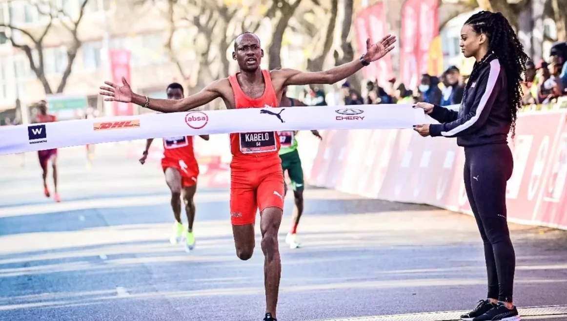Mulaudzi dra Kaapse sege op aan oorlede ma; Xaba skitter ook
