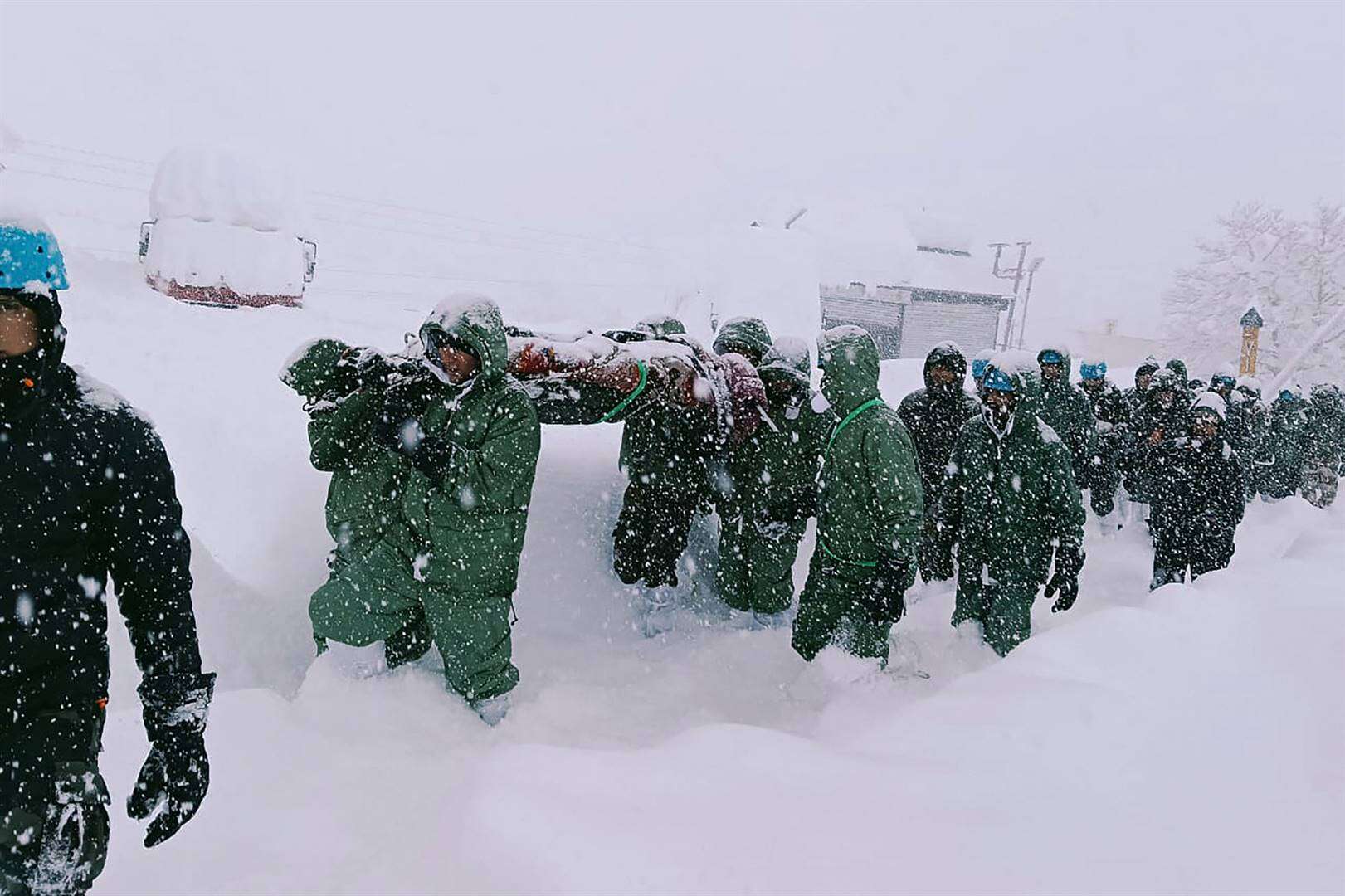 Meer as 20 werkers steeds vermis ná sneeustorting in Himalajas