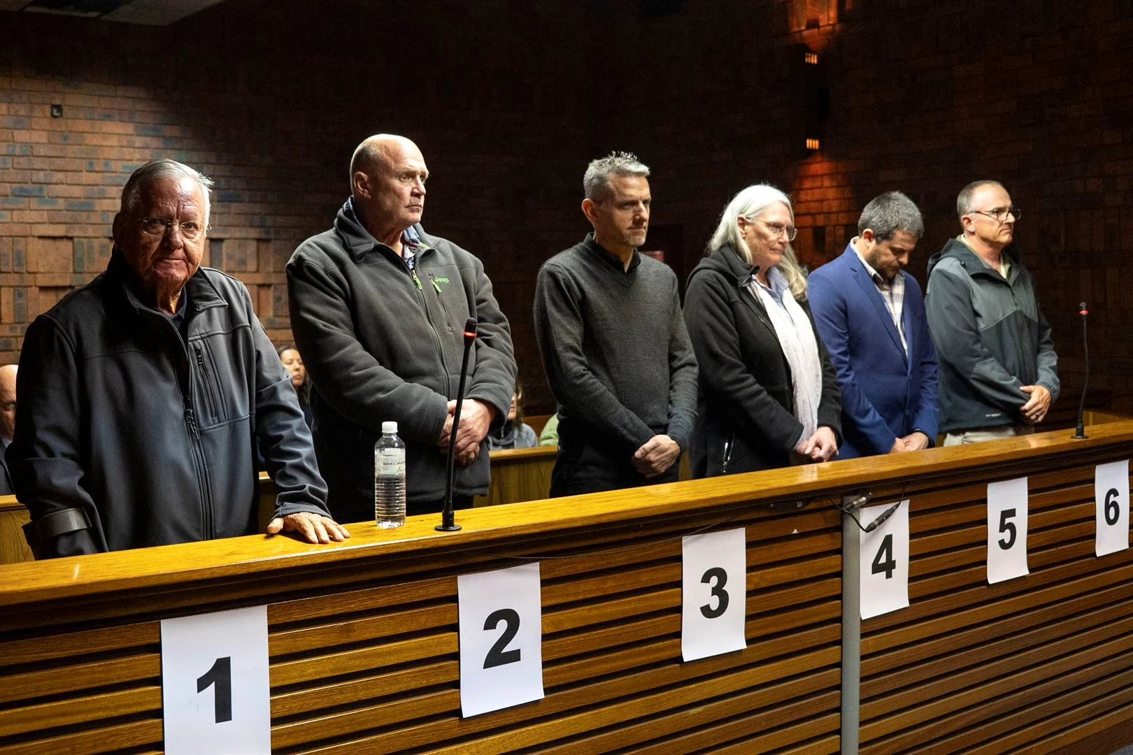 Bekende renoster-teler, nog 5 in hof weens handel met honderde renosterhorings