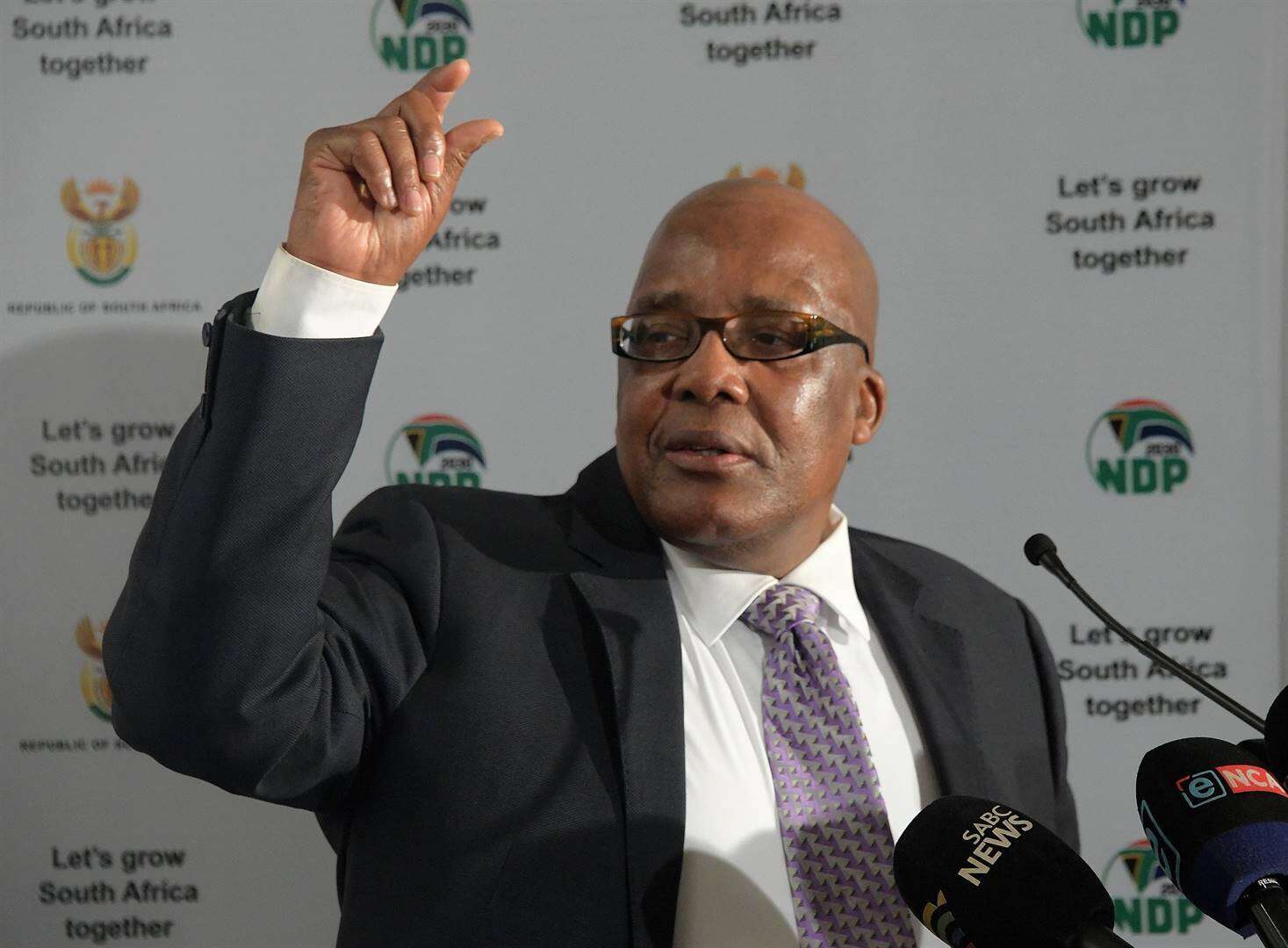 Motsoaledi verseg om reguit te sê waar NGV-geld vandaan gaan kom