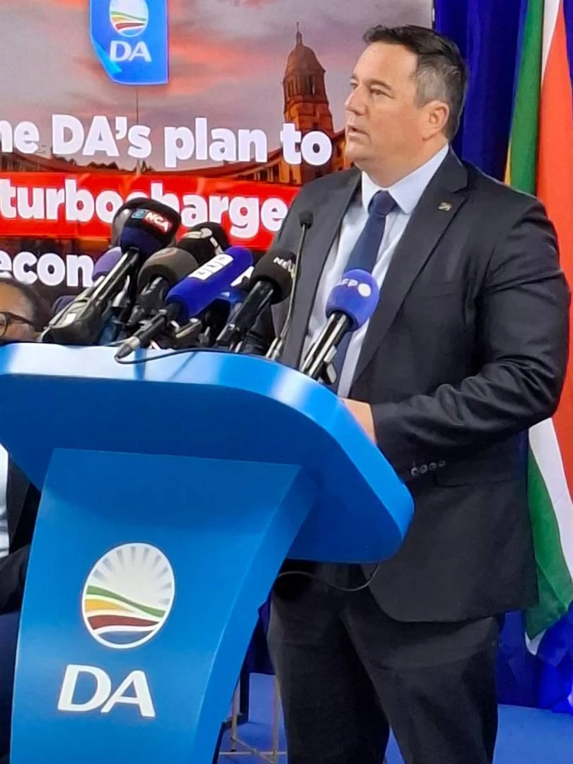 DA-leier: ‘Ons kan nie net SA aan ’n radikale sosialistiese regering gee’