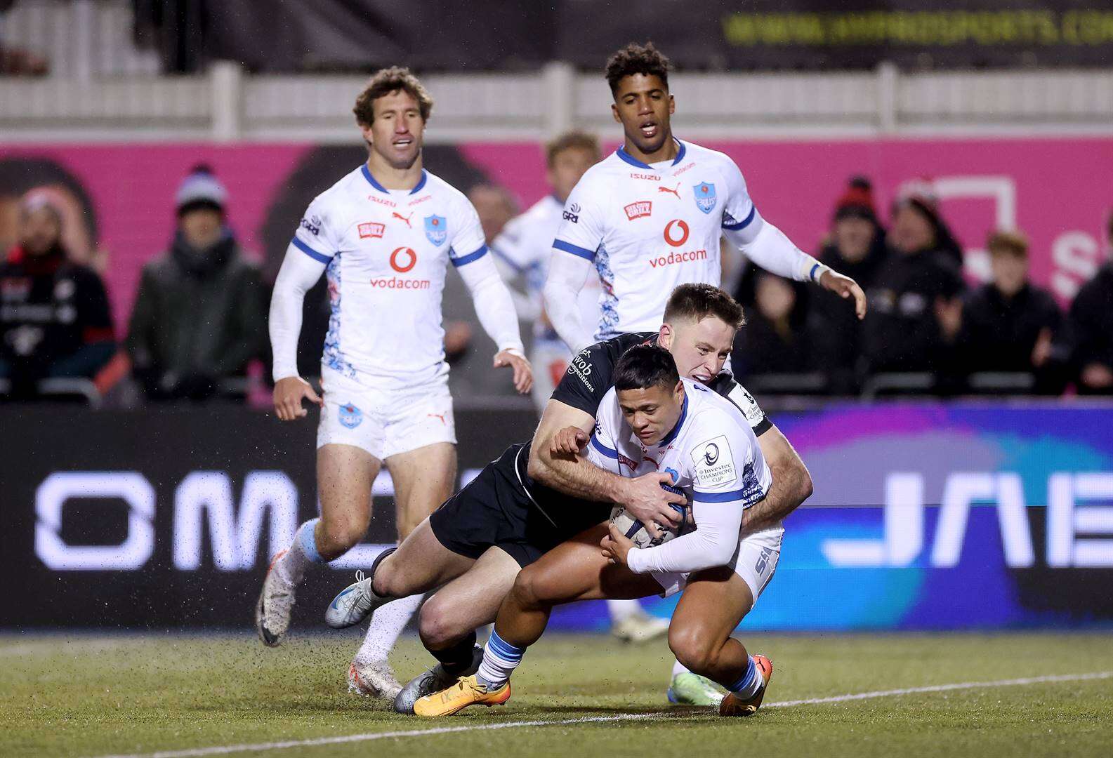 Saracens – en wind – te sterk vir Bulle