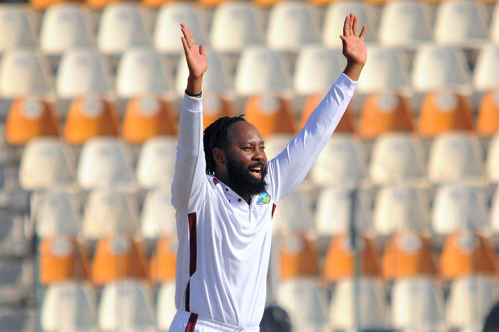 Windies wen eerste toets in Pakistan in 35 jaar