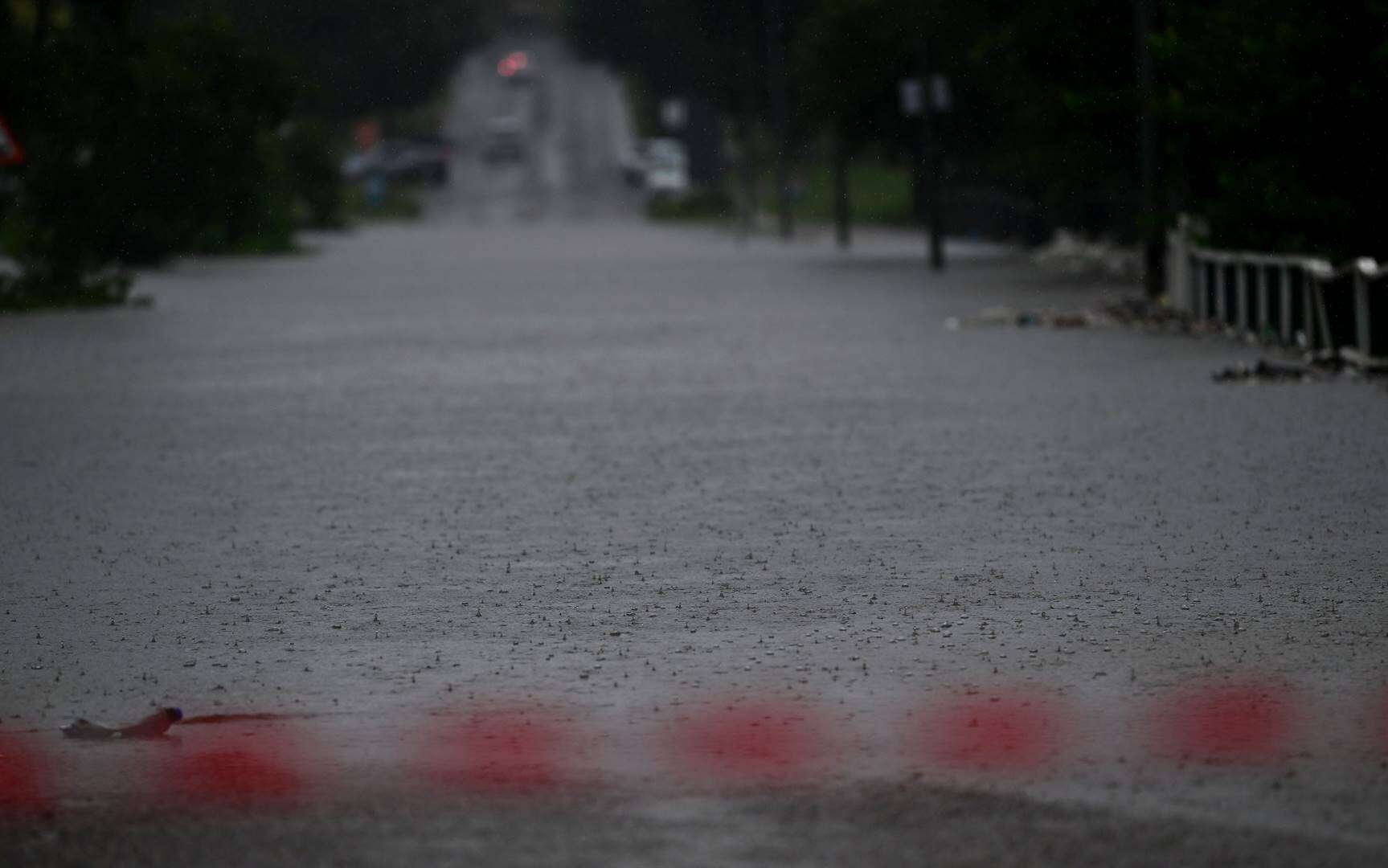 Verskeie paaie gesluit ná oorstromings in 3 provinsies