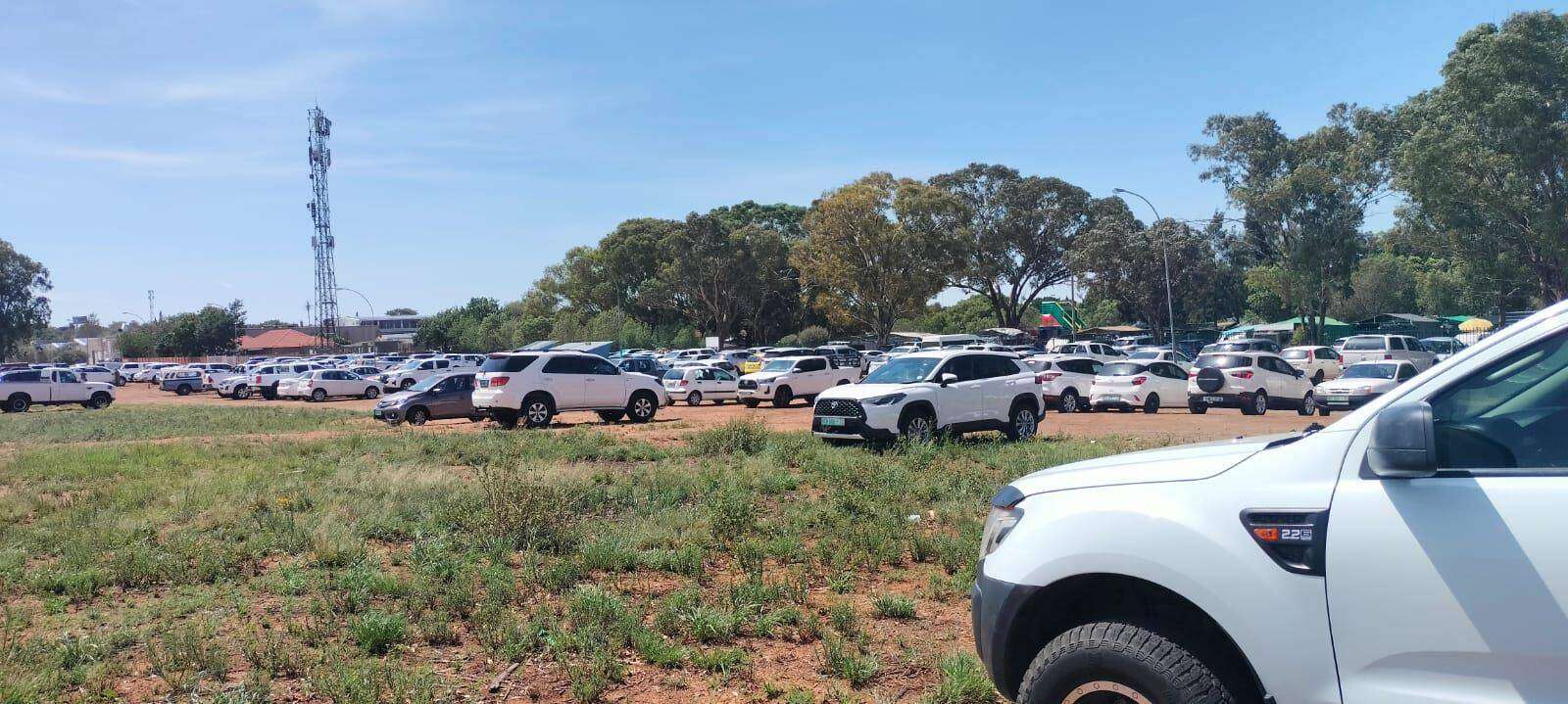 Parkeerplek vir Boeremark in Bloem in gedrang weens nuwe skole