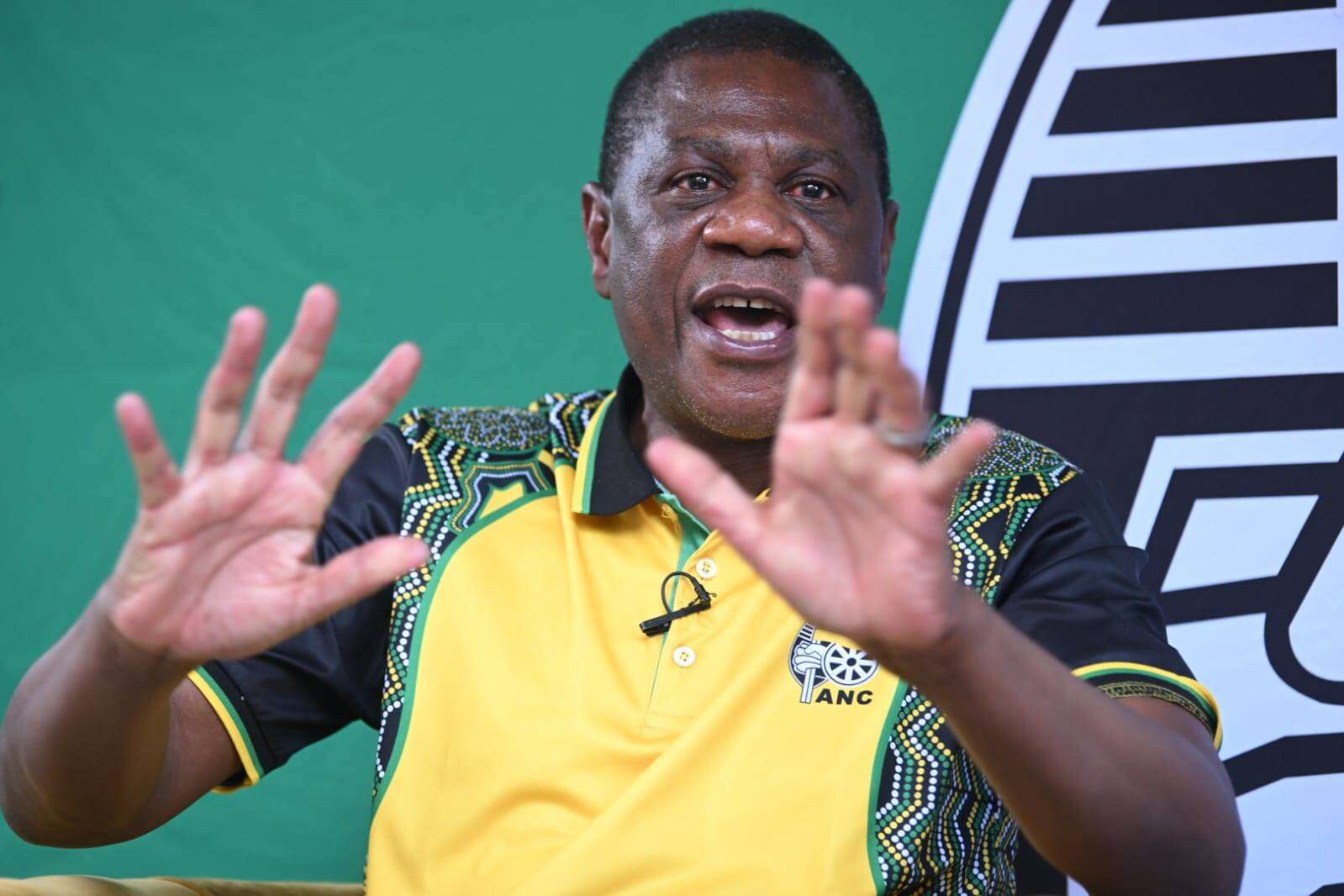 Mashatile vol vertroue dat RNE termyn van 5 j. sal voltooi