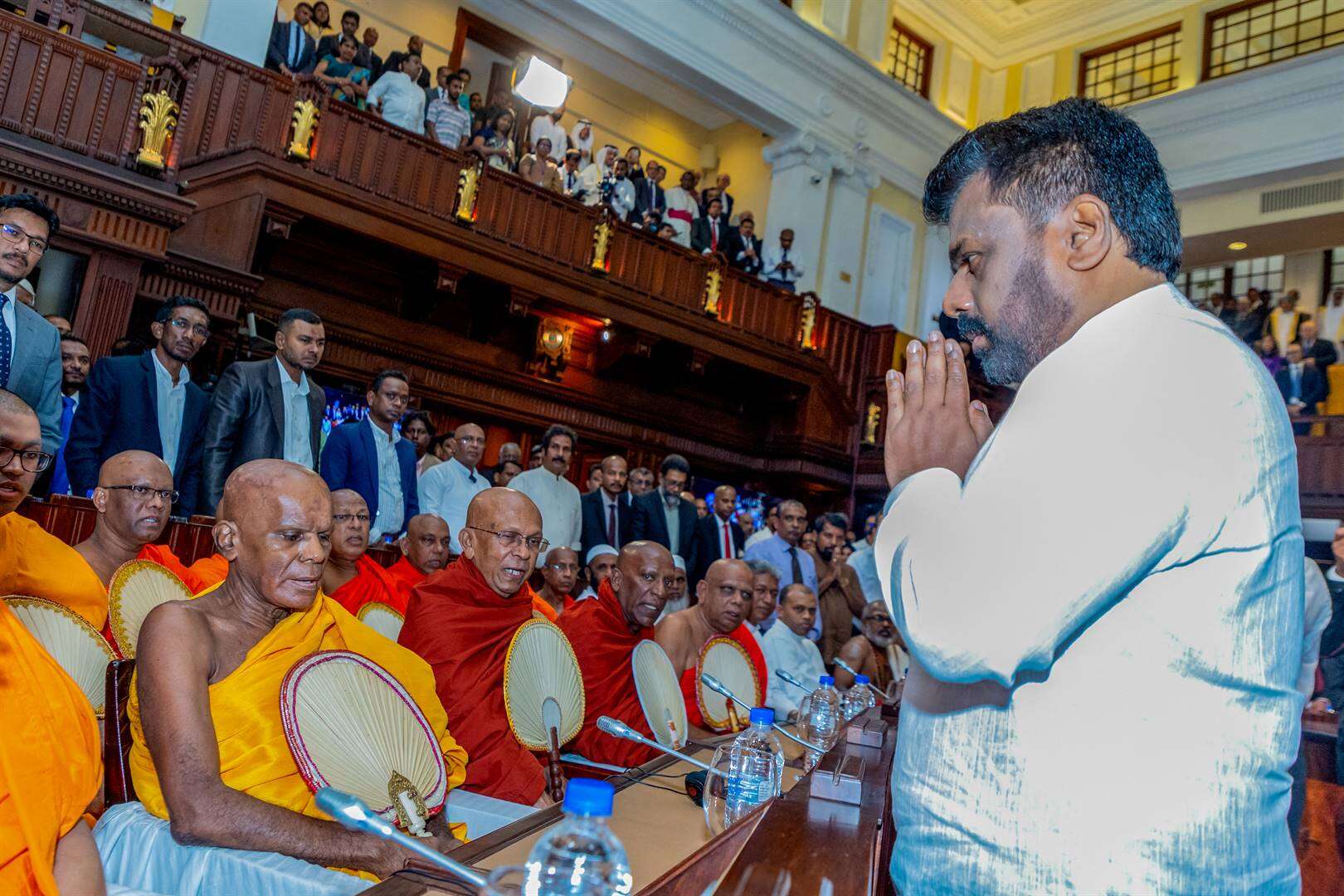 Sri Lanka se nuwe linkse leier ontbind parlement