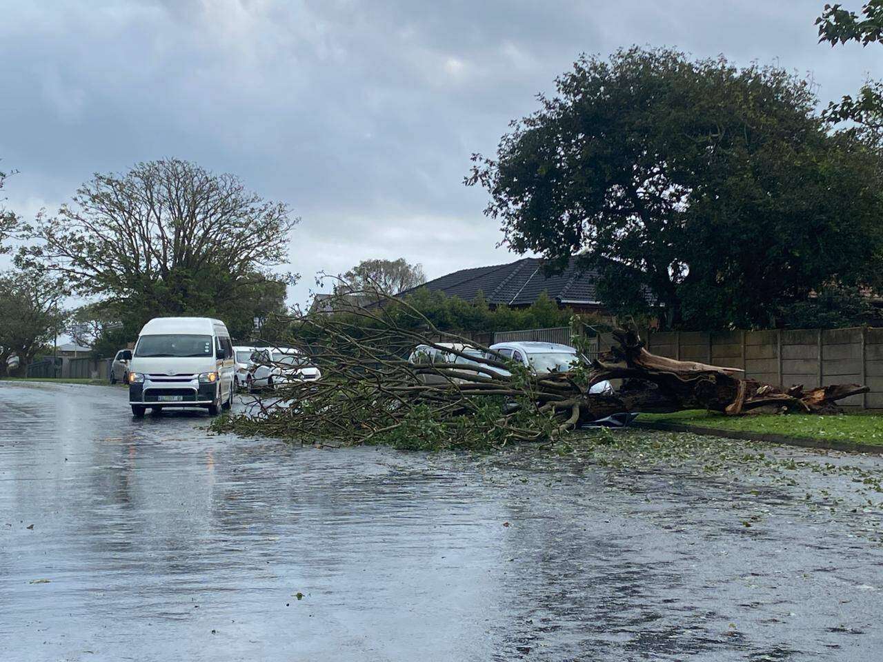 Stormweer: 5 skole op 1ste dag van kwartaal in W-Kaap gesluit