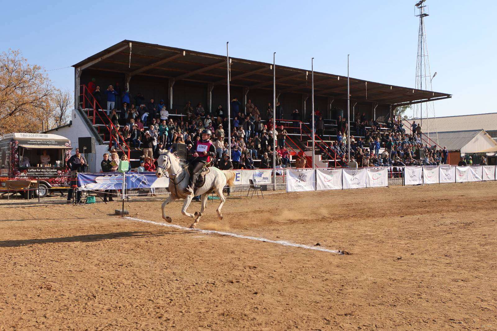 Jong vrou van Winburg wen weer Fauresmith-uithourit