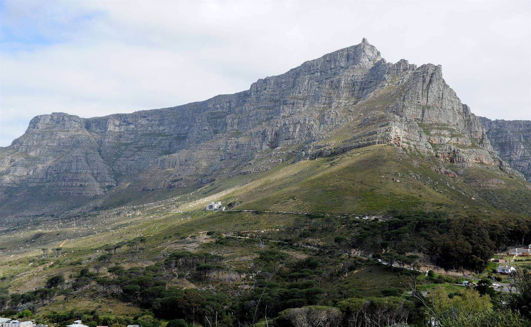 226 internasionale vlugte land weekliks in Kaapstad sedert begin van die maand