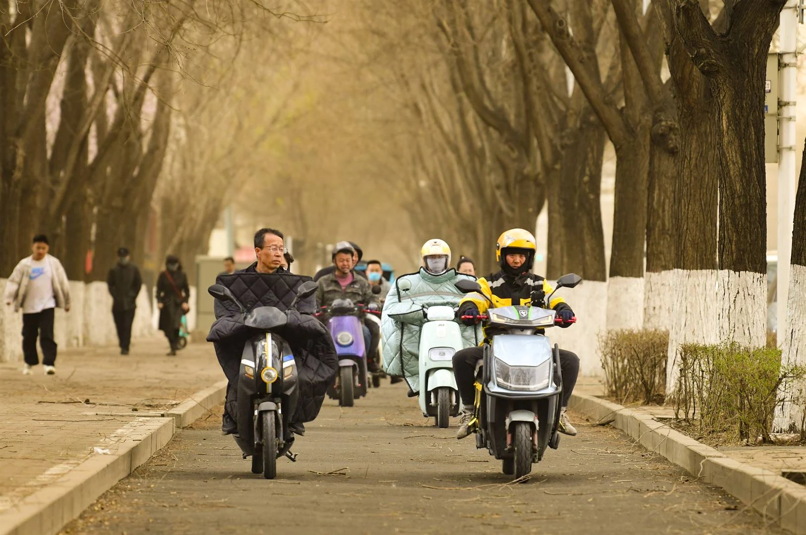 Vlugte, treindienste in China weens tifoon-toestande opgeskort