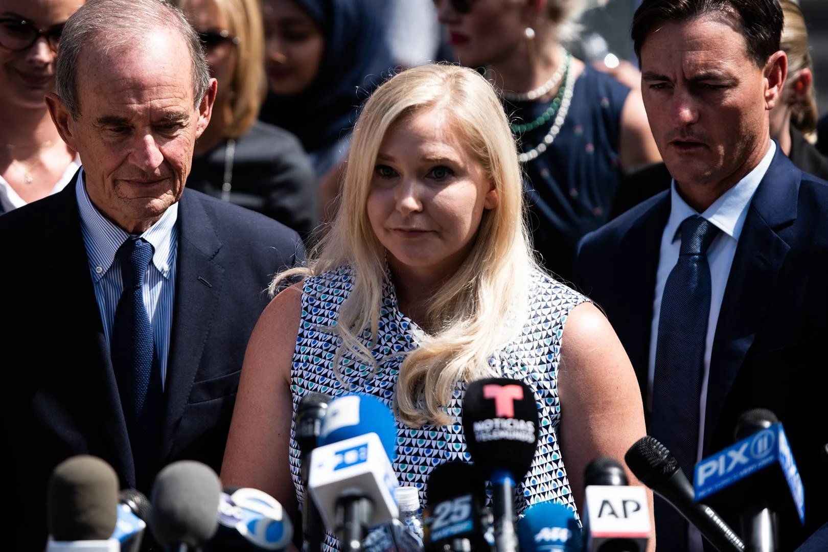 Virginia Giuffre, een van Jeffrey Epstein se slagoffers, sterf