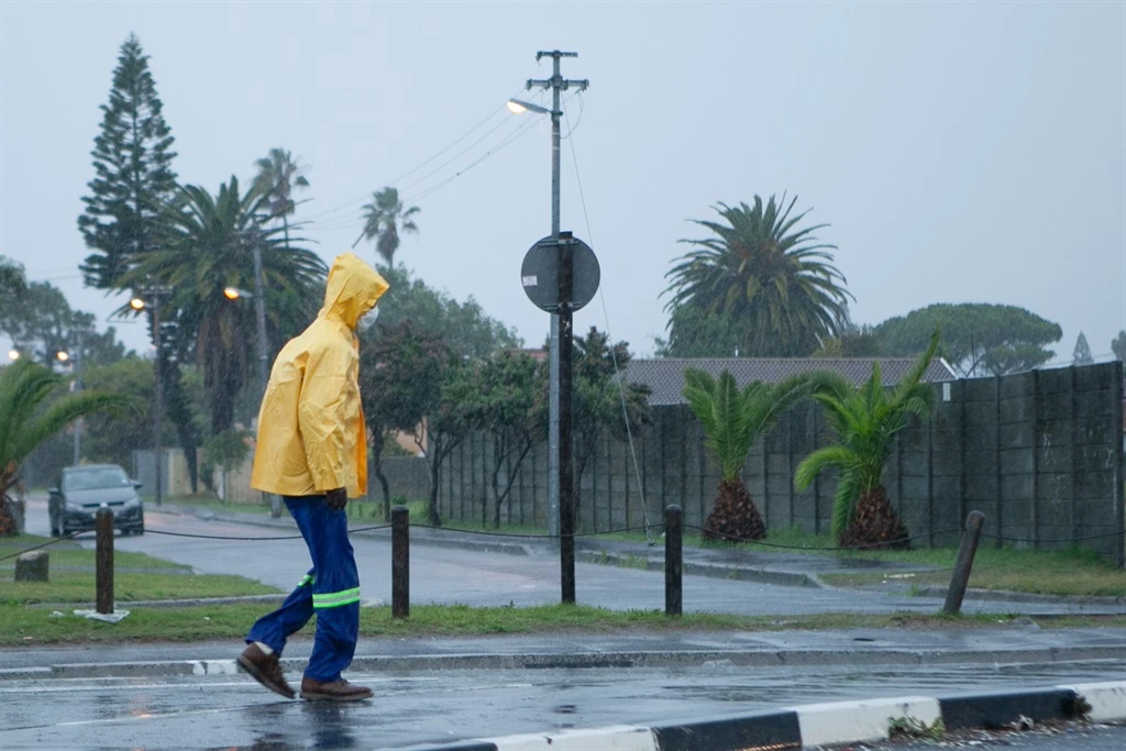 Rough seas, gale-force winds expected as cold front heads for Western Cape