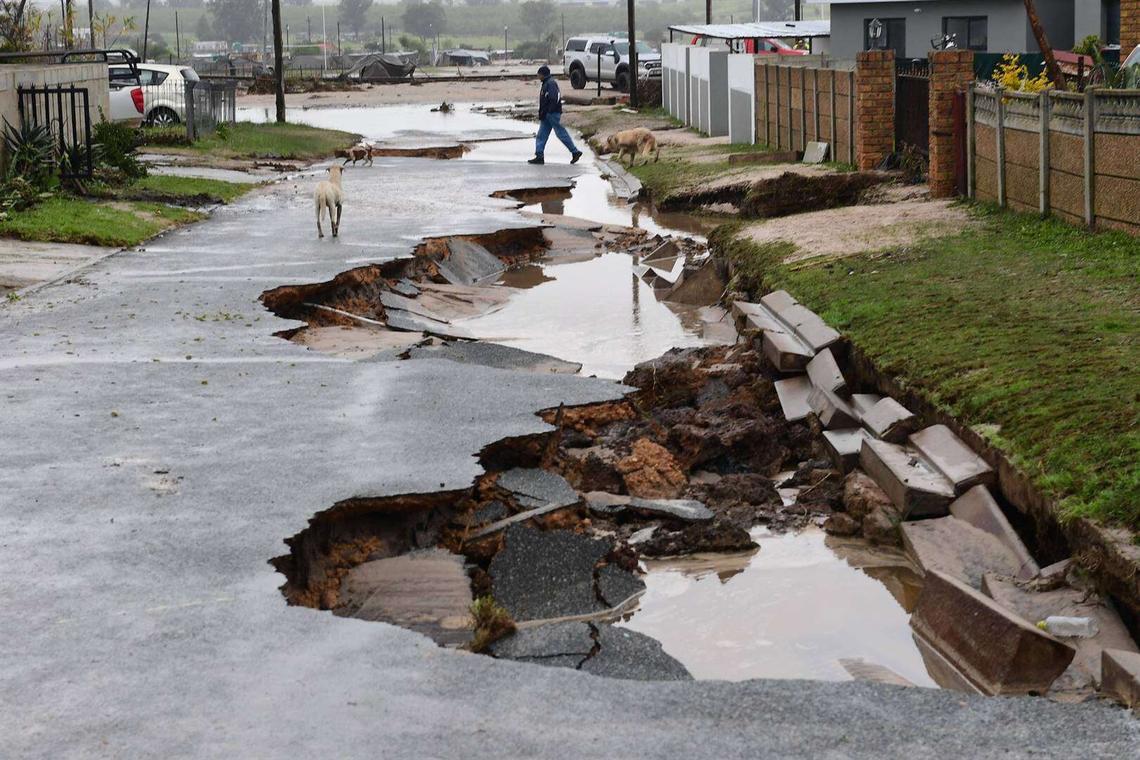 Ramptoestand verklaar oor damwalle wat by Malmesbury bars