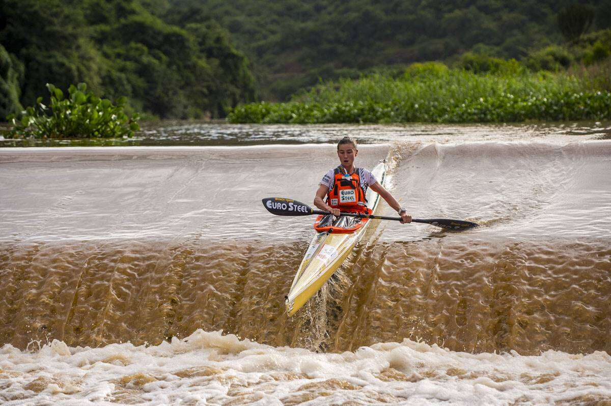 Birkett en Mackenzie bly op koers in Dusi