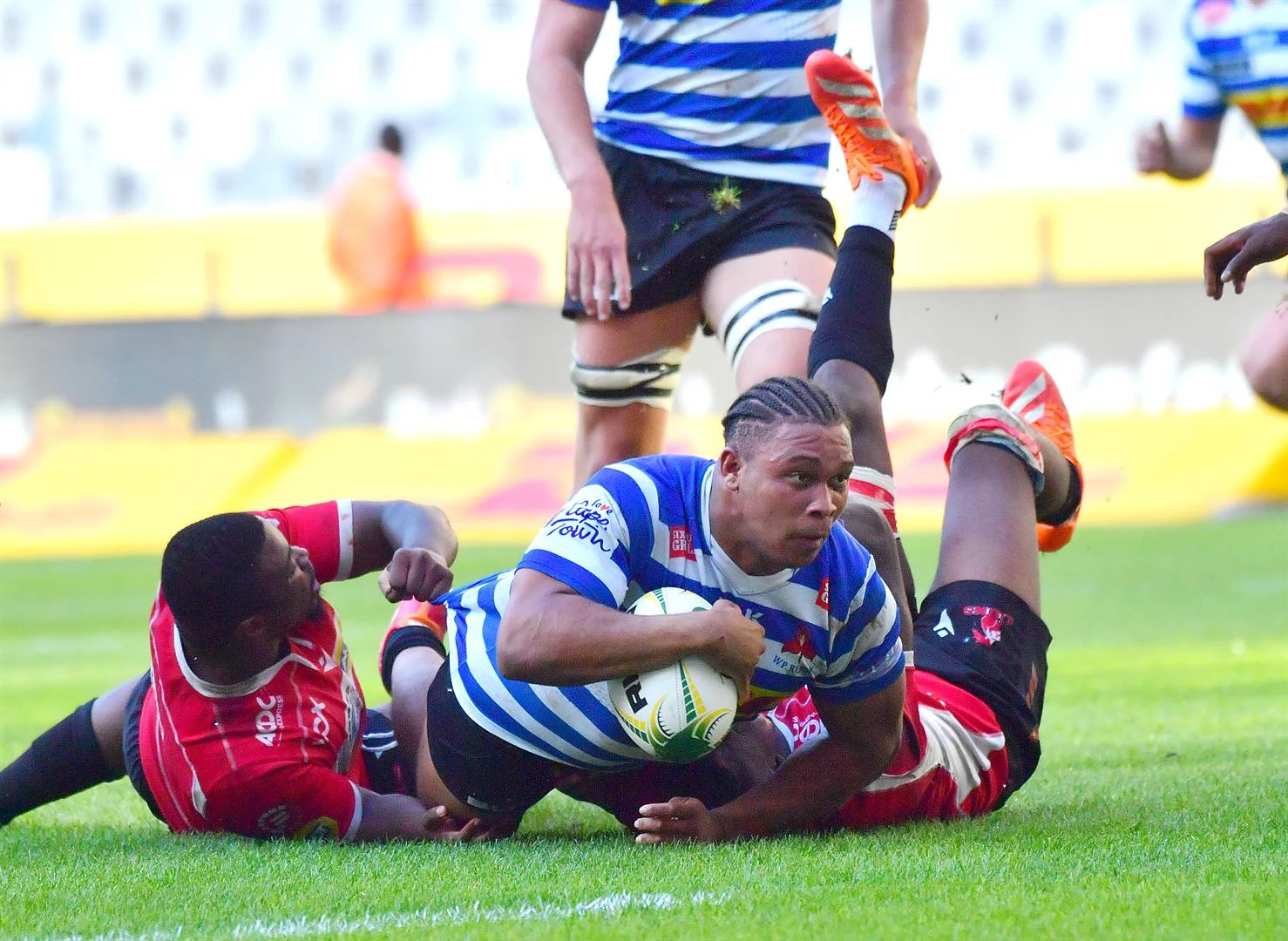 Gewese Junior Bok-kaptein anker WP se skrum in Goudstad