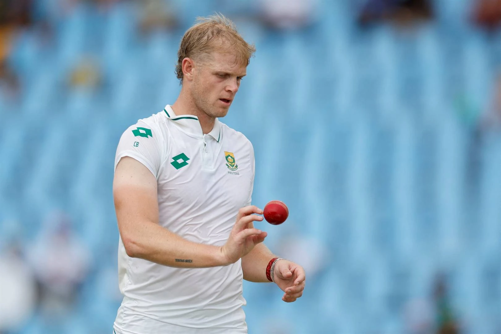 Proteas mors met Zimbabwe; Bosch voeg 5 paaltjies by sy 100-tal