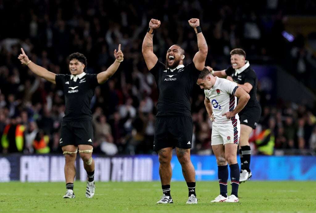 All Blacks edge England in Twickenham thriller