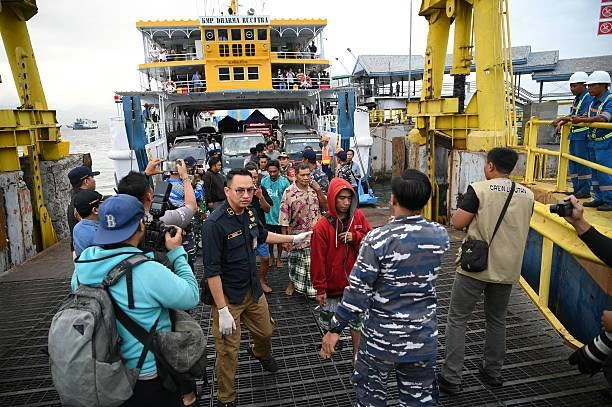 Soektog na vermistes eers gestaak ná veerboot by Bali sink