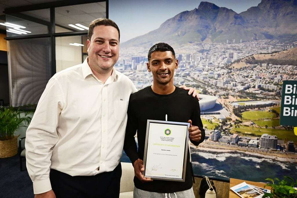 FEEL GOOD | Cape Town man gets mayoral recognition for bravery after saving 2 people from drowning