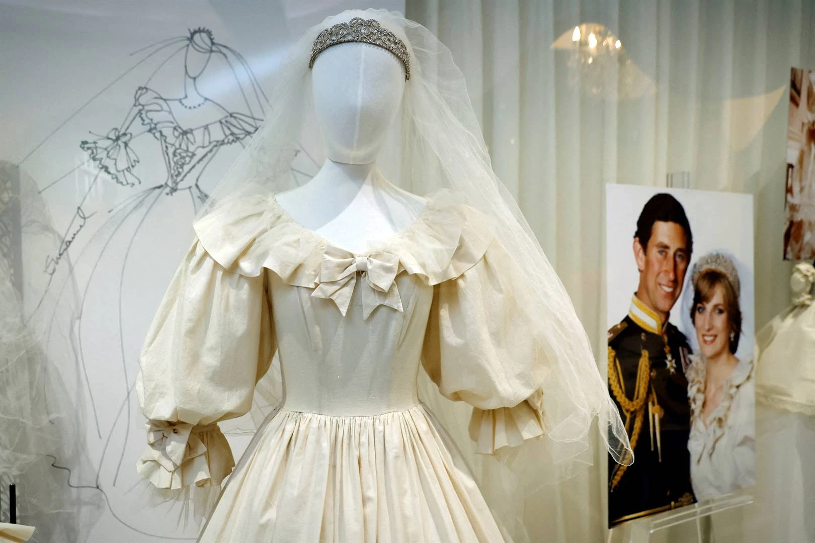 ‘Grootste Prinses Di-veiling’ bevat rokke, hoede en sakke