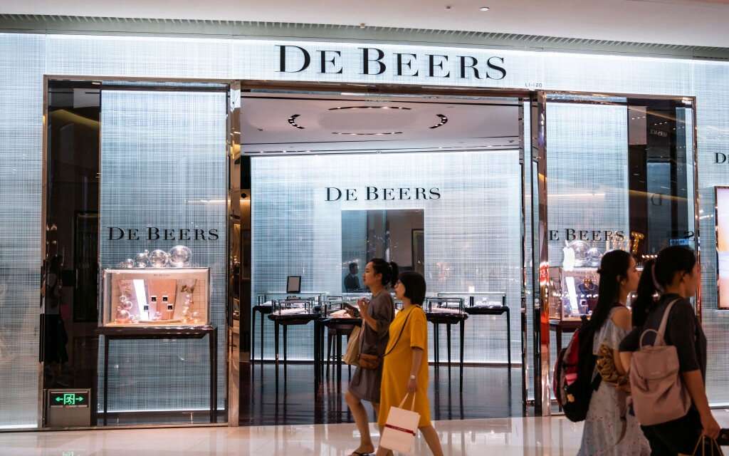 De Beers ditches man-made diamonds as it looks beyond Anglo