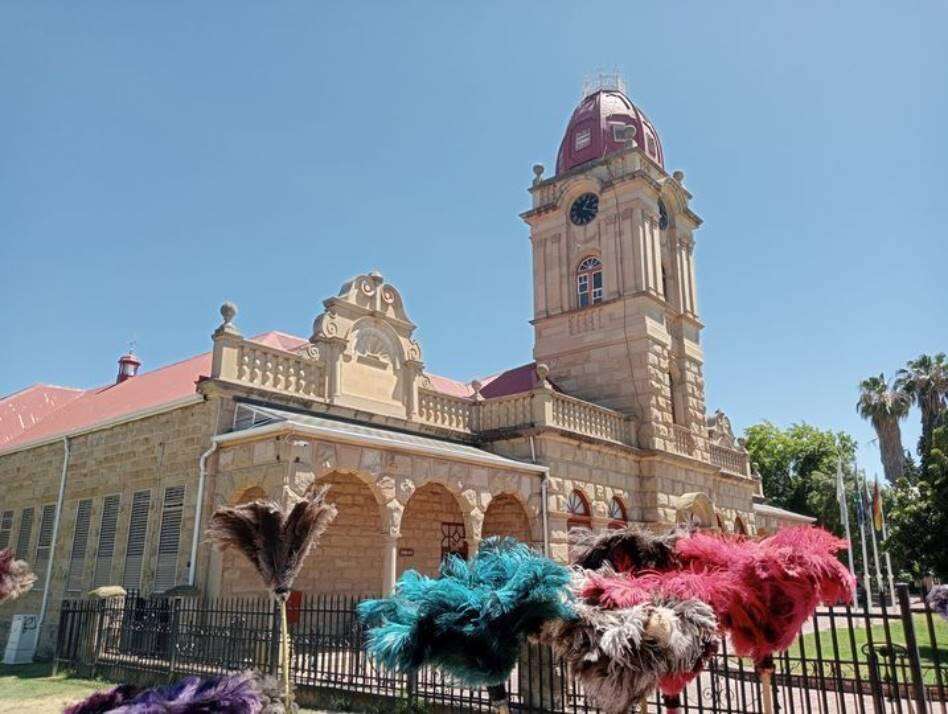 C.P. Nel-museum in Oudtshoorn se geldsake bekyk