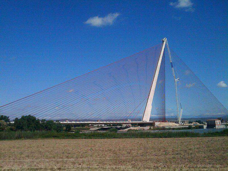 Brit dood toe hy brug in Spanje uitklim en val