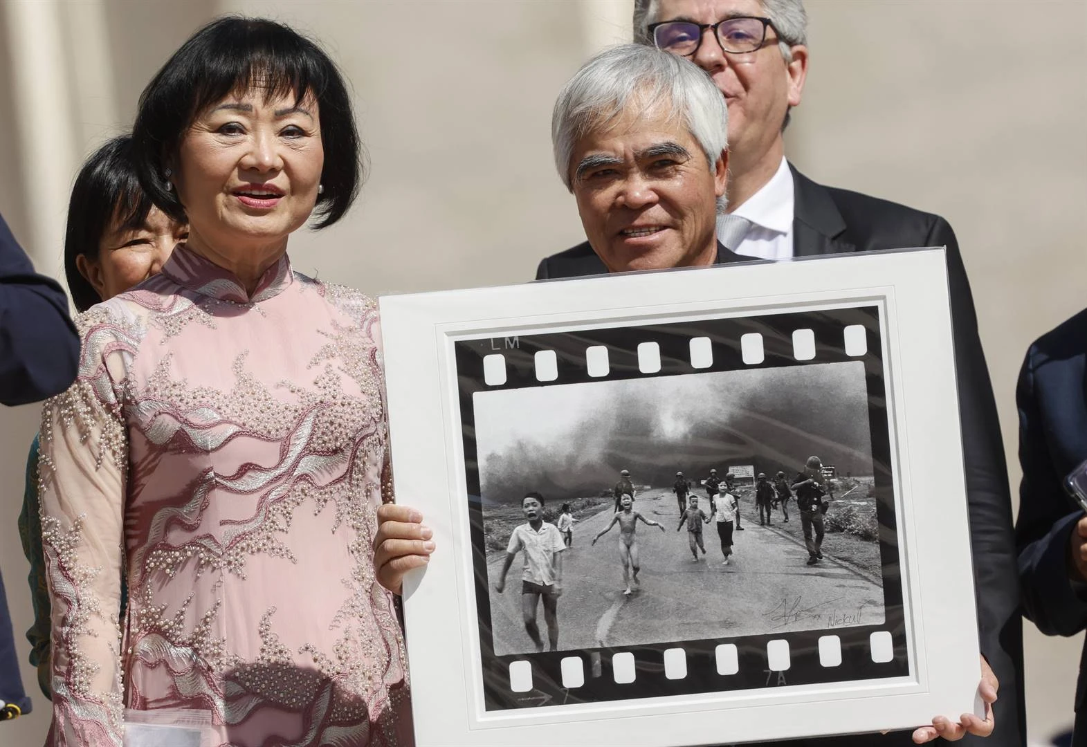 Erkenning opgeskort ná vrae oor ikoniese foto tydens Viëtnam-oorlog