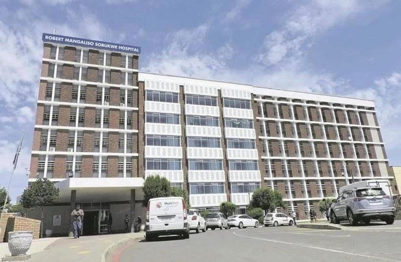 Tree op teen dokters, bestuur, sê ombud ná sterftes by NK-hospitale