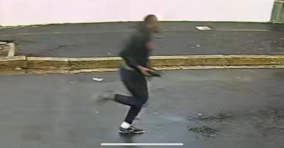 Dowe vrou (79) op pad na kerk in Kaapstad vermoor; man op video gesien