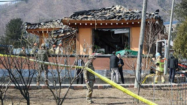 Suid-Korea bombardeer eie dorp per ongeluk in lugmag-oefening