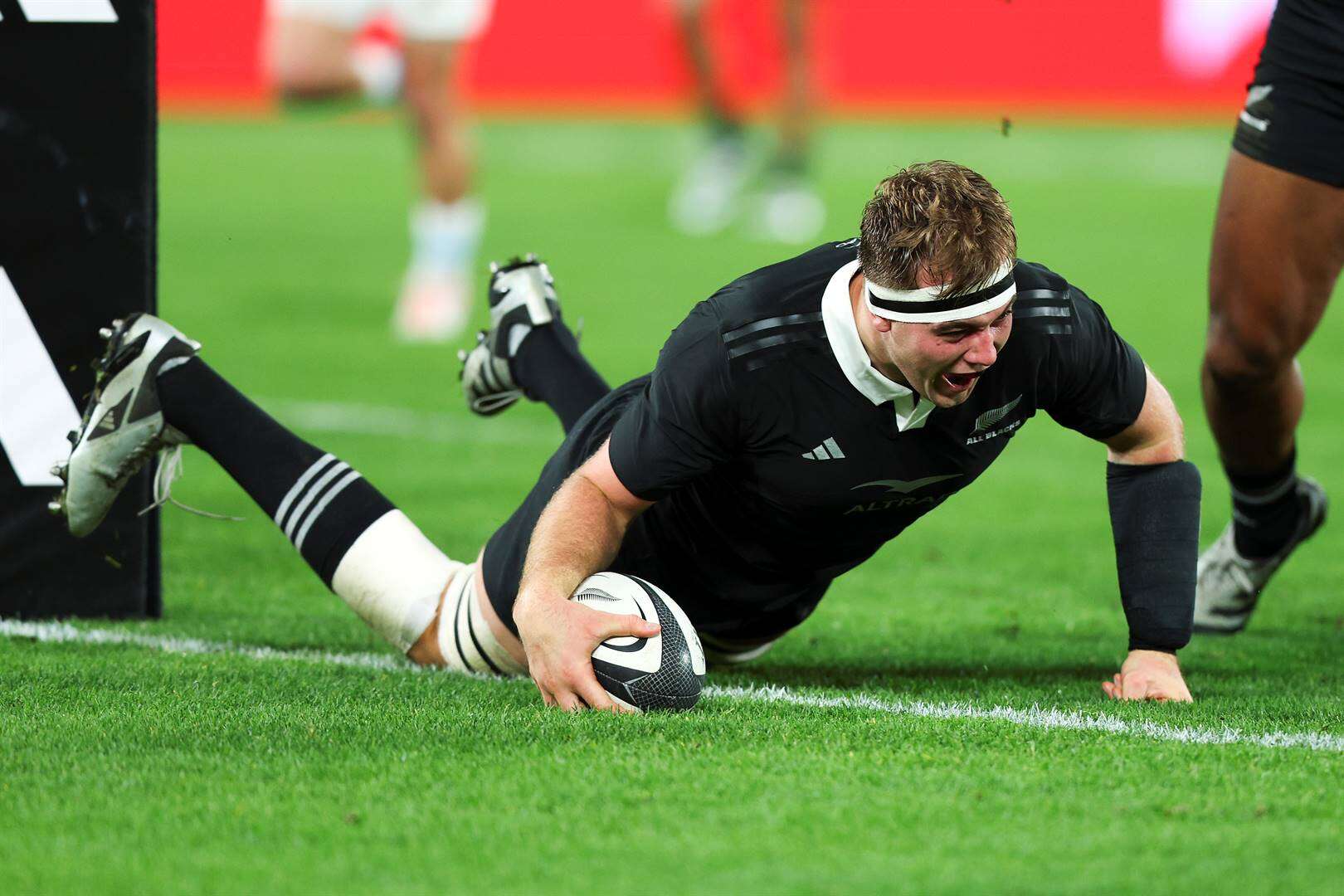 All Blacks moet almal in spieël kyk, sê Darry