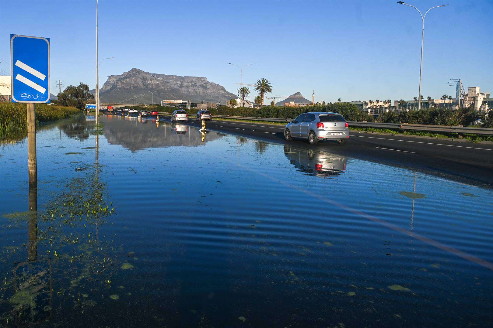 Oorstromings op N1 veroorsaak chaos, vertragings