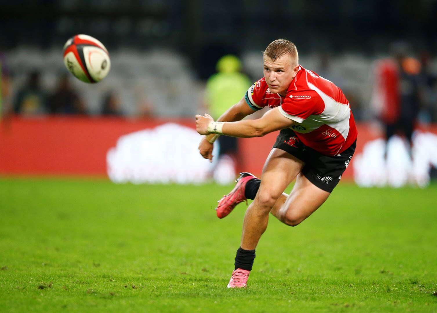 Jong Steyn lei Leeus teen Ospreys