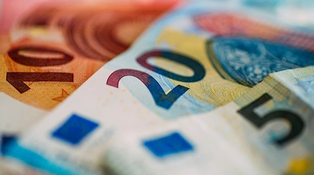 European stocks steady at open