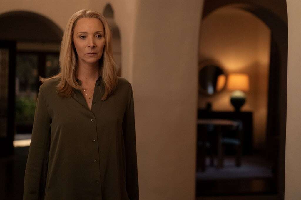 REVIEW | Lisa Kudrow shines in twisty mystery comedy No Good Deed