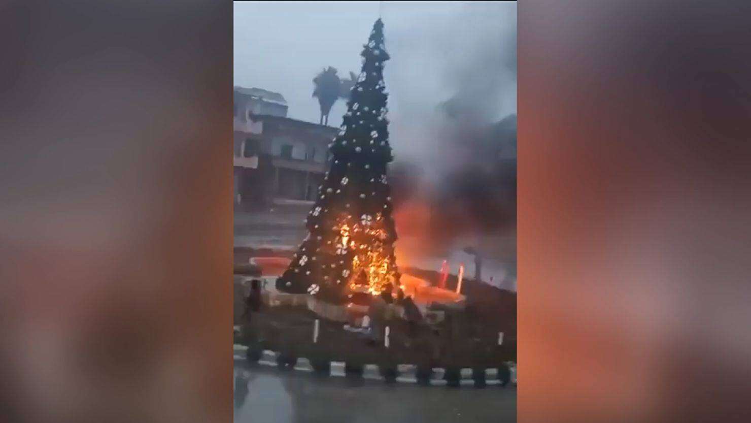 100de betoog in Sirië oor afbrand van Kersboom