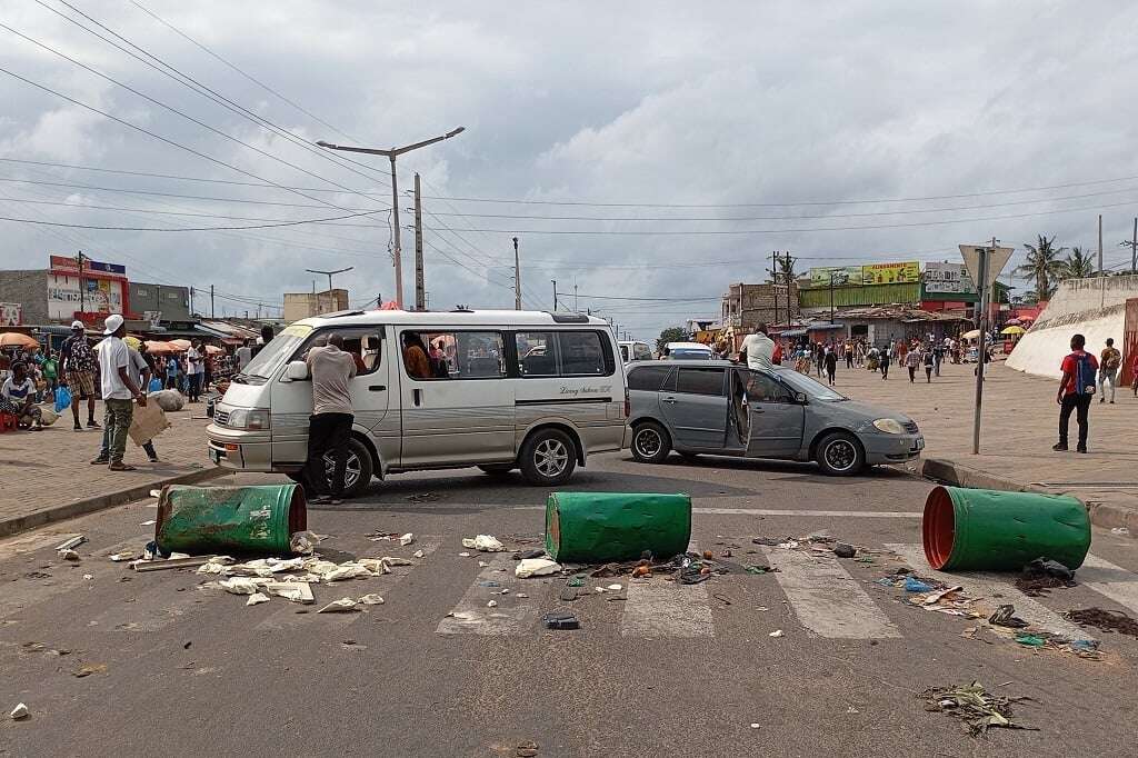 Mozambique election protests affect Eswatini, Zambia, and the JSE