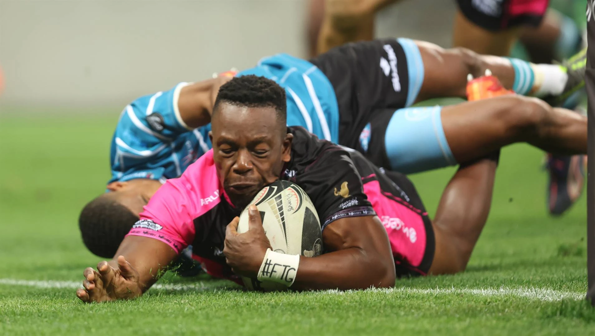 Pumas speel ongedissiplineerde Griekwas pap in Laeveld