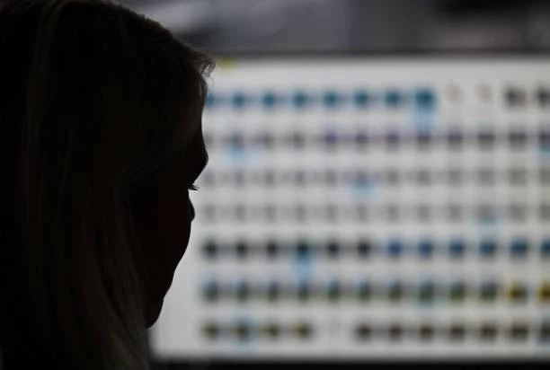 EU ondersoek 4 porno-platforms oor risiko’s vir kinders