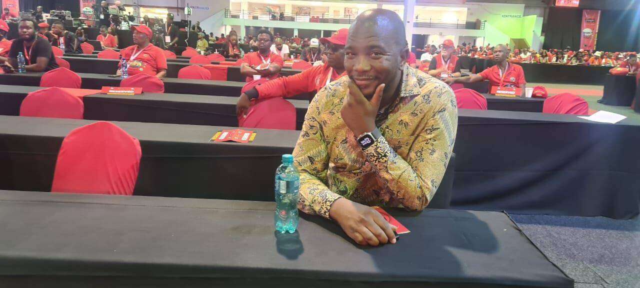 Revolusie sal tot vryheid in SA lei, sê Maimane op EFF-konferensie